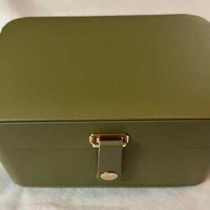 Jewelry Box Travel Jewelry Case 2-Layer Sage 4.6x6.3x3 Earring Storage NEW (B5)